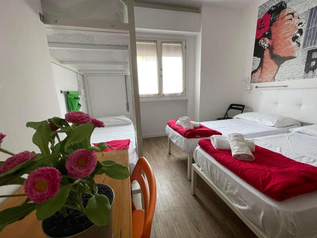 סאלו Lake Garda Hostel מראה חיצוני תמונה