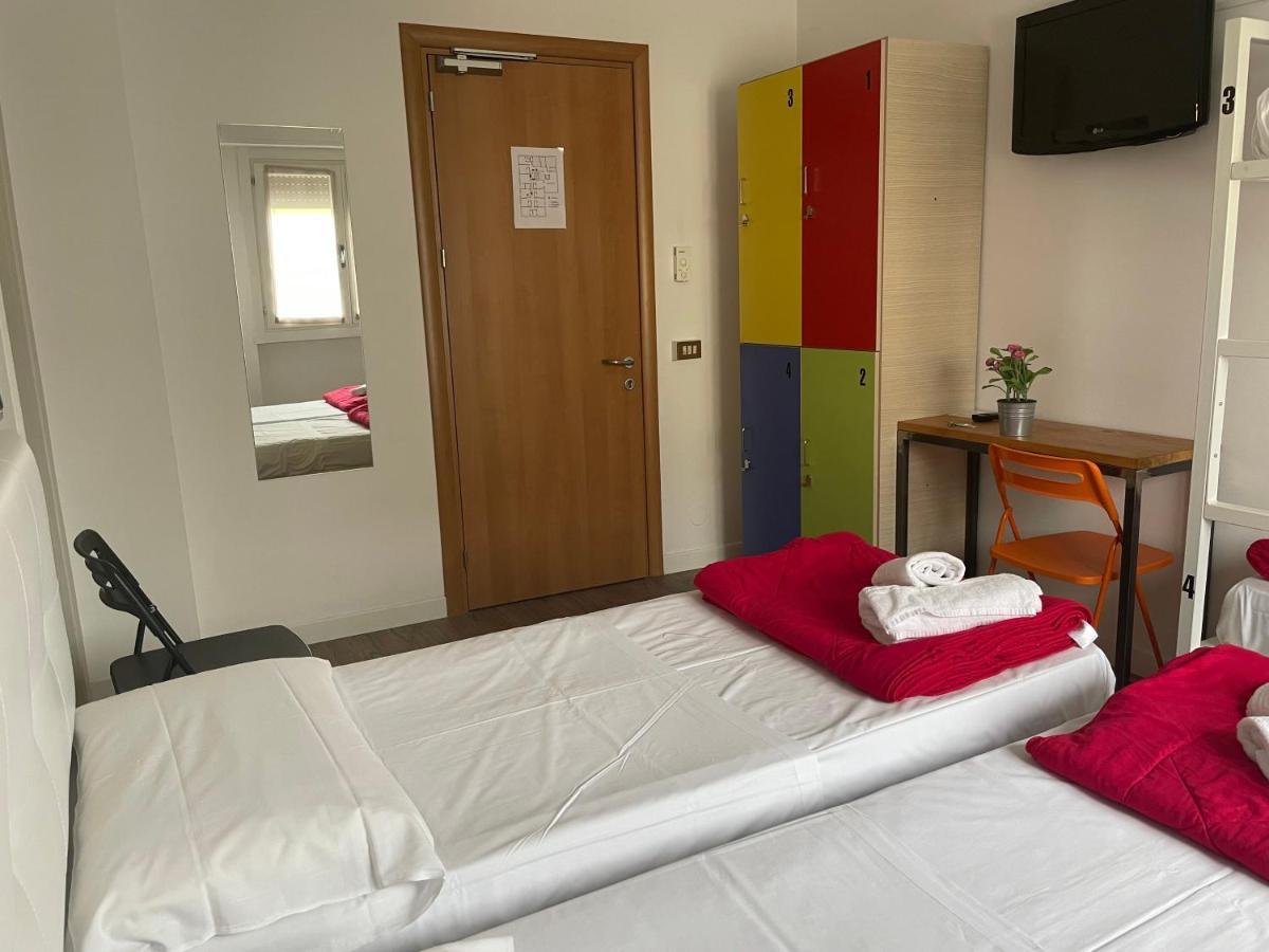 סאלו Lake Garda Hostel מראה חיצוני תמונה