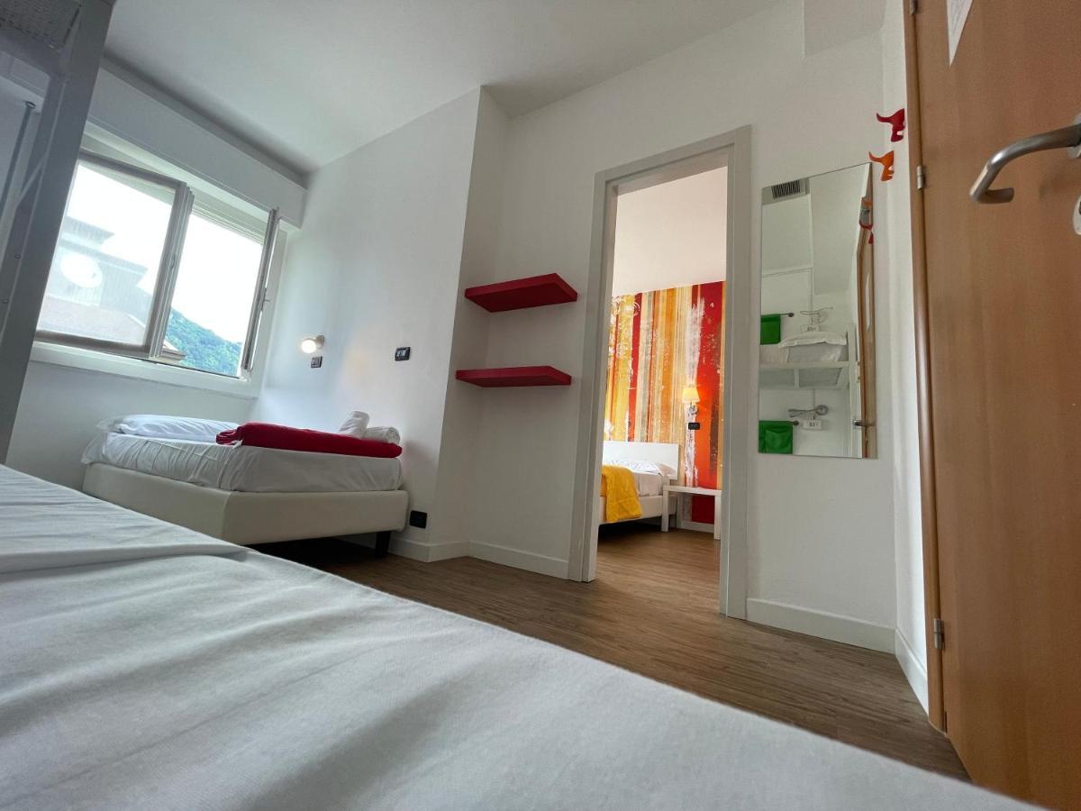 סאלו Lake Garda Hostel מראה חיצוני תמונה
