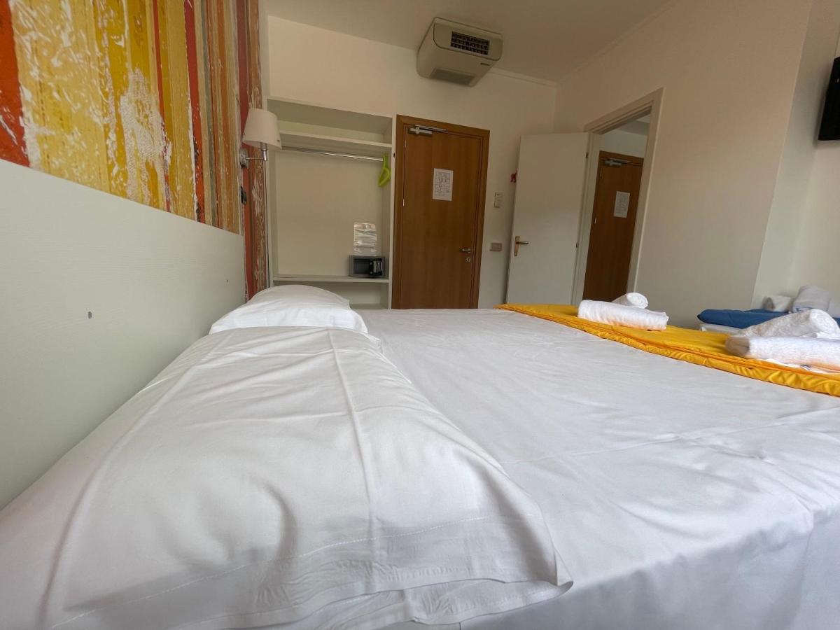 סאלו Lake Garda Hostel מראה חיצוני תמונה