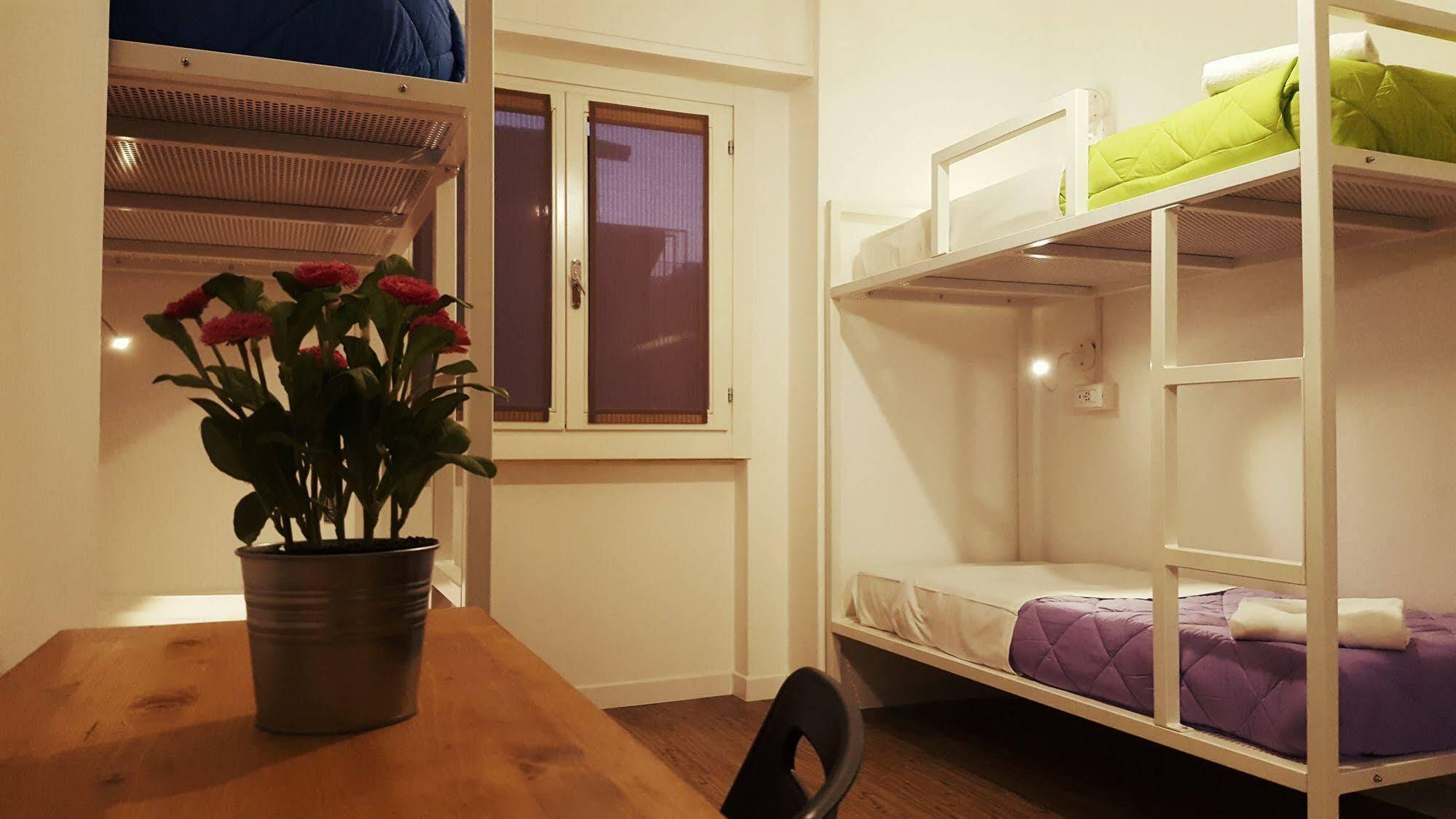 סאלו Lake Garda Hostel מראה חיצוני תמונה