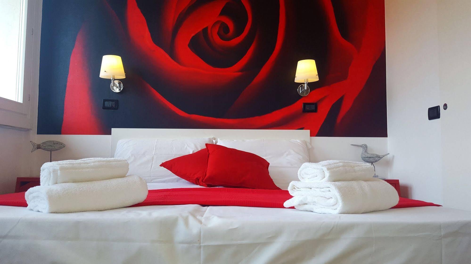 סאלו Lake Garda Hostel מראה חיצוני תמונה